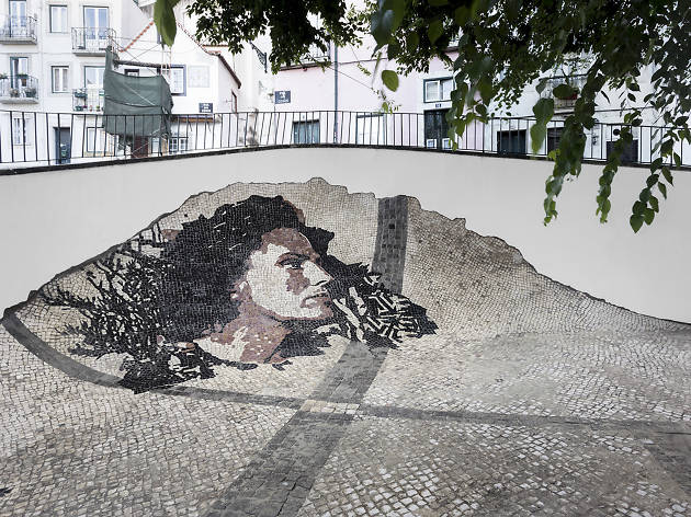Arte urbano en Lisboa Vhils Alfama