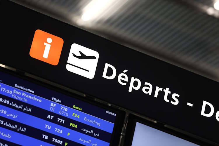 Cómo se llama el principal aeropuerto de París