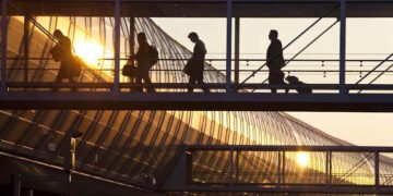 ¿Cuál es el aeropuerto más cercano al centro de París?,