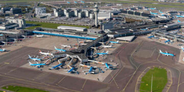 ¿Cuántas terminales hay en el aeropuerto de Ámsterdam?